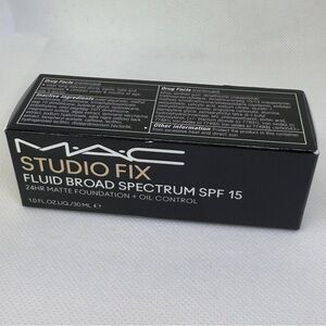 MAC Studio Fix Broad Spectrum Foundation NC13 SPF 15 Matte Brand New in Box
